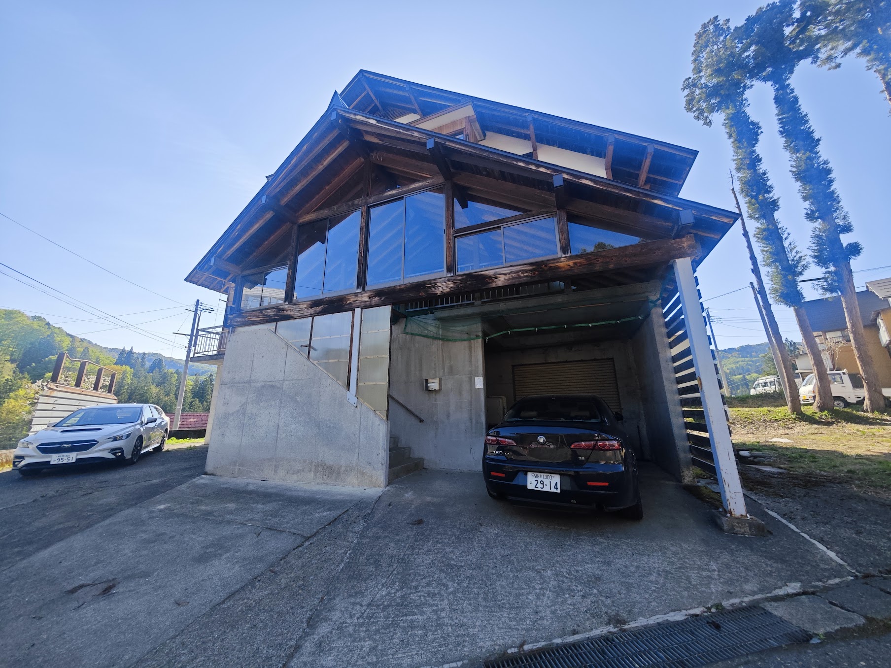 建物入口 · 専用エントランス