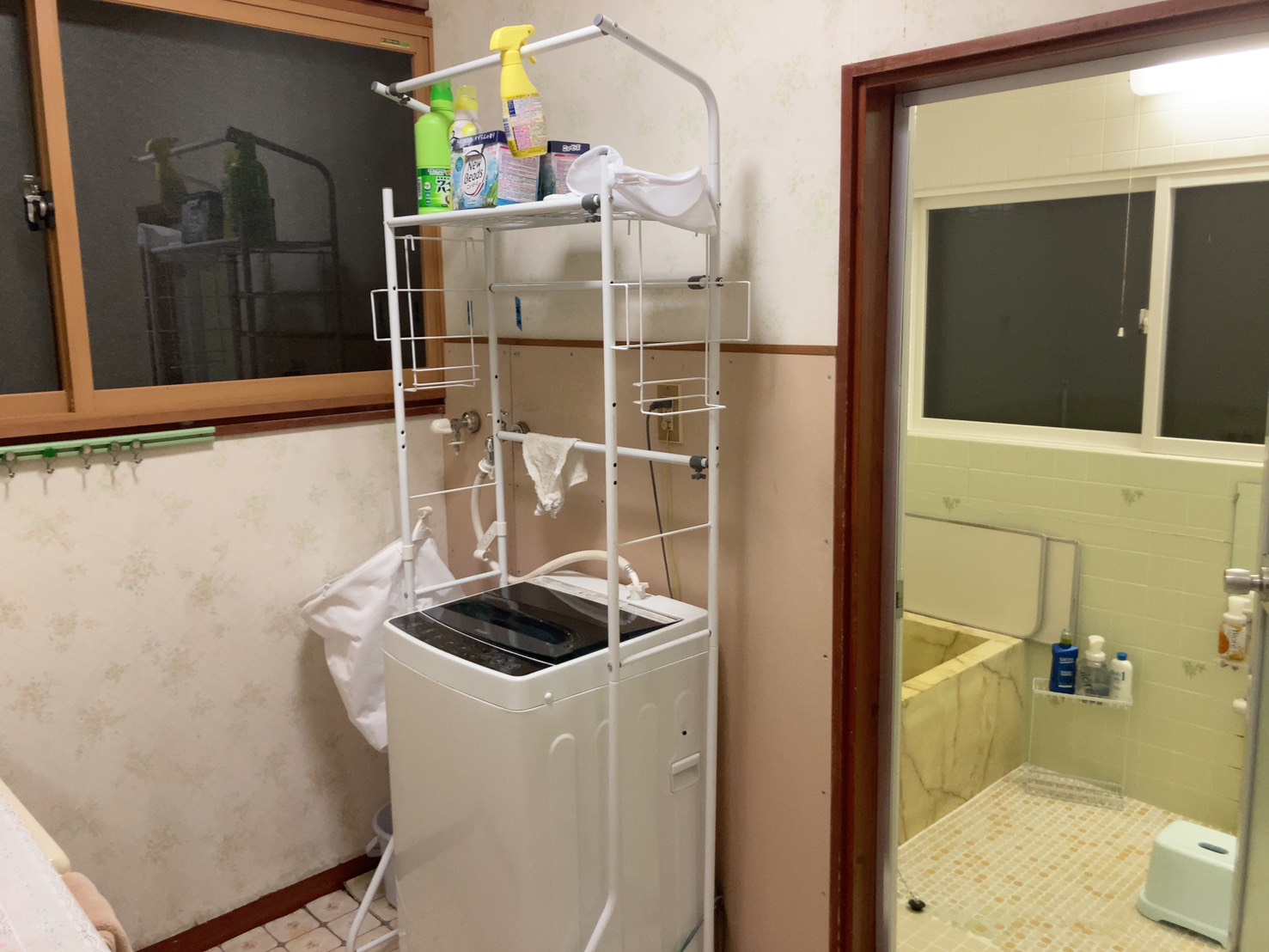 洗面所 · 浴室入口